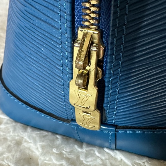 Louis Vuitton Blue Epi Leather Alma PM - Picture 7 of 16